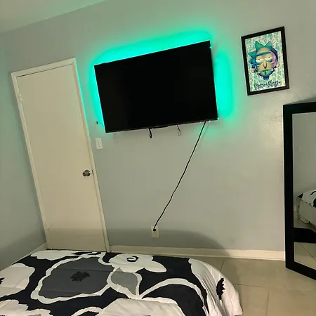 Welcome To My Fun Artsy Space! North Miami Beach Exterior photo
