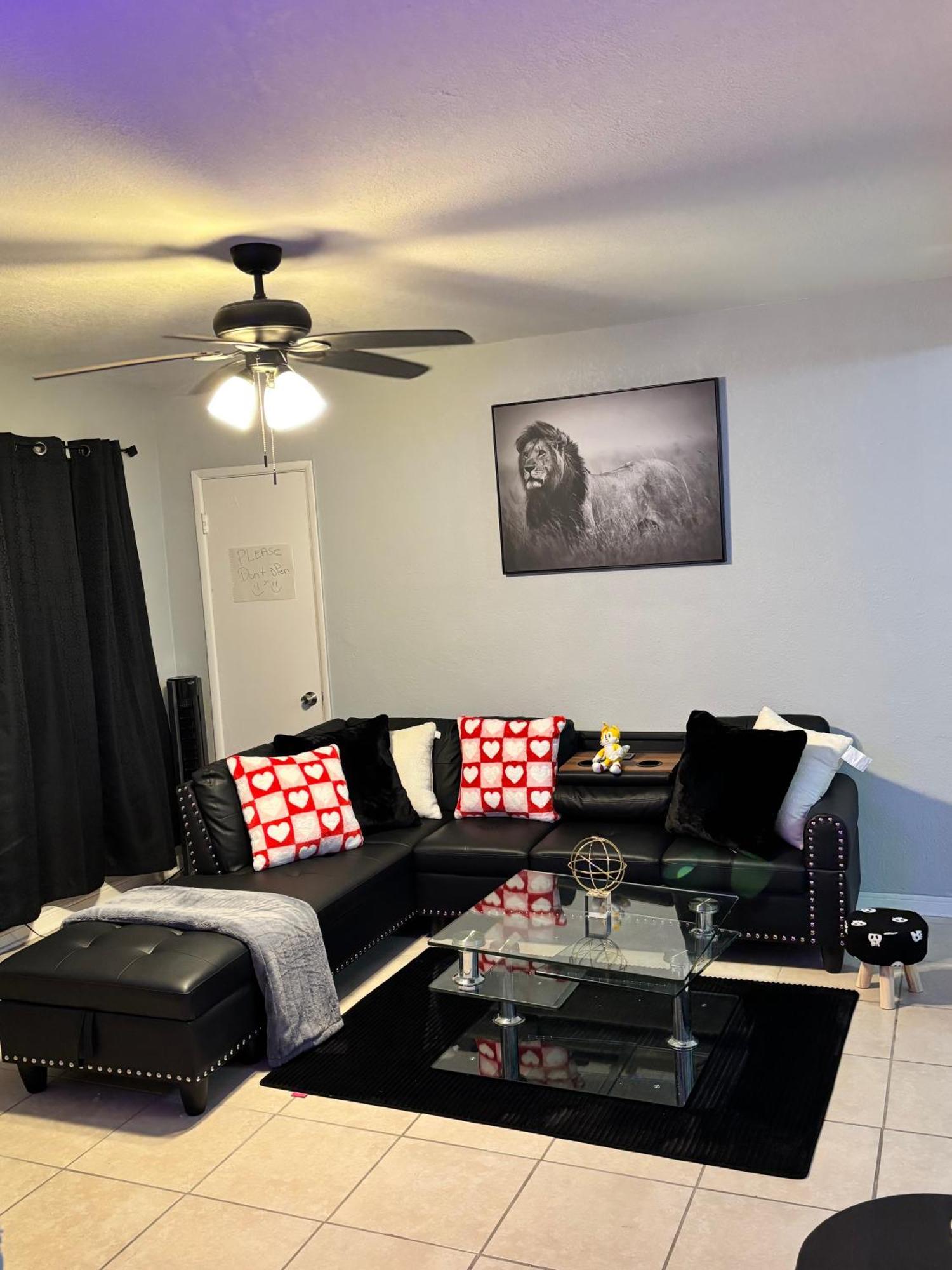 Welcome To My Fun Artsy Space! Holiday home *